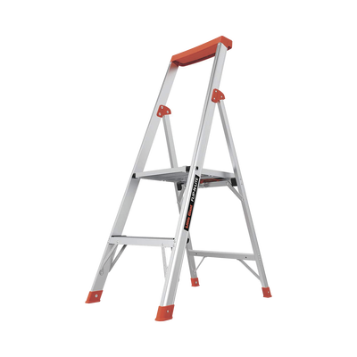 Escalera con 4 peldaños de 1.8 metros de aluminio.