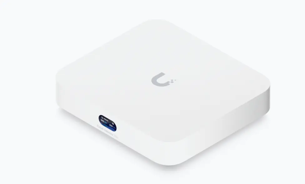 UniFi Cloud Gateway, Router multiWAN para balanceo/failover / Integra UniFi Network para administrar hasta 30 dispositivos UniFi, (1) puerto WAN 1/2.5 GbE y (4) puertos LAN GbE